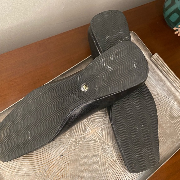 Juno New York flats with geometric stitch detail - Picture 6 of 7